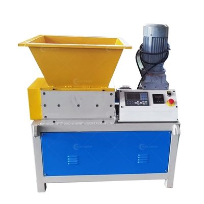 Diseño compacto 380V / 50Hz Voltage Mini Double Shaft Shredder para la producción a pequeña escala