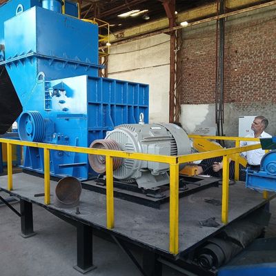Trituradora de martillo pesado para el perfil de aluminio y trituración de chatarra de metal personalizada 20000 KG