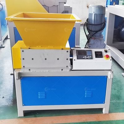 Máquina de trituración de botellas de plástico de residuos mini Trituración de doble eje para una eficiencia de reciclaje