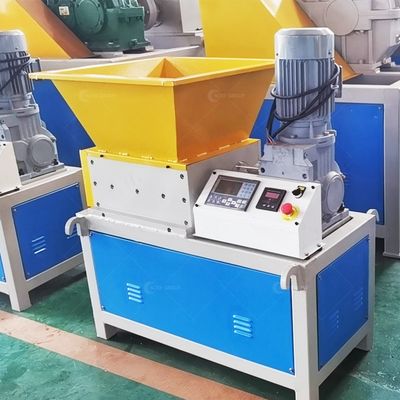 800-5000kg/h Capacidad pequeña trituradora de doble eje para el papel para satisfacer las necesidades del cliente