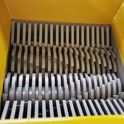 800-5000kg/h Capacidad pequeña trituradora de doble eje para el papel para satisfacer las necesidades del cliente