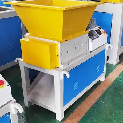 800-5000kg/h Capacidad pequeña trituradora de doble eje para el papel para satisfacer las necesidades del cliente